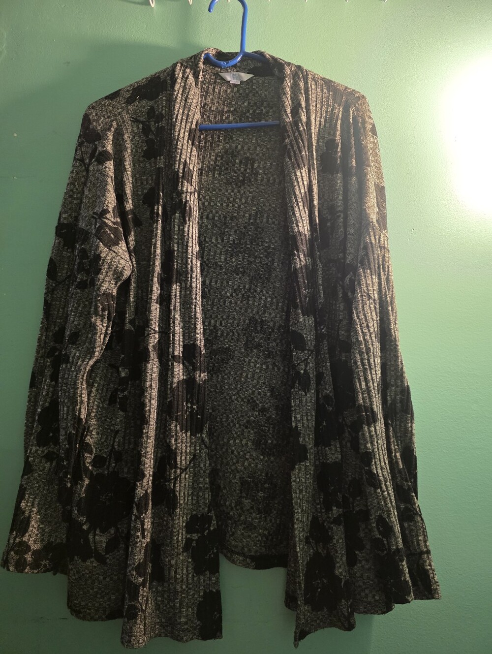 Time and Tru Black Floral Open-Front Cardigan with Heathered Gray